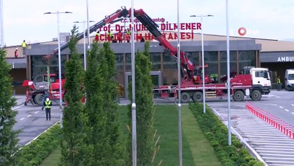 Yeşilköy’deki pandemi hastanesine tabelası asıldı