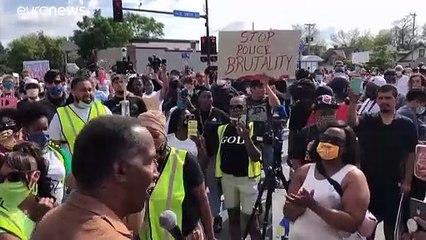 Mort d'un Afro-Américain lors de son interpellation : quatre policiers renvoyés