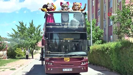 Çocuklar maskotlarla eğlendi