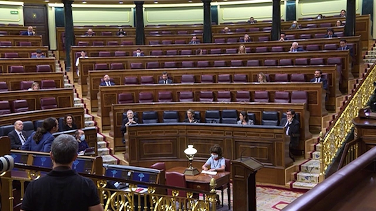 Tensión en la sesión de control por el cese de Pérez de los Cobos