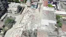 Ora News - U dëmtua nga tërmeti, shembet me C4 pallati 6 katësh në Durrës/ Video tjeter