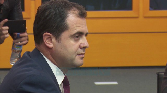 Rinis dialogu/ Tryeza për reformën zgjedhore do të mbahet më 26 maj - Vizion Plus