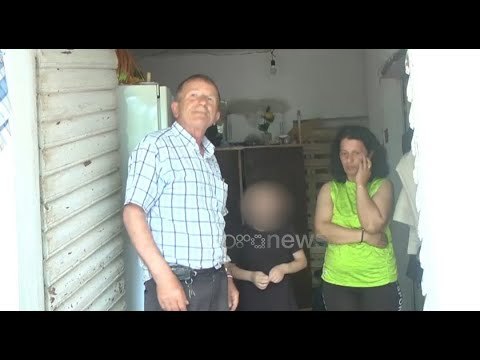 Ora News - Familja Muceku në Burrel, jeton me friken se banesa do t'i zërë brenda