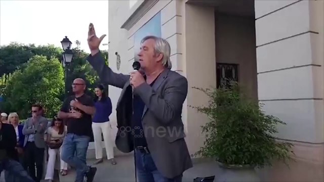 Zef Deda: Po të ishim të gjithë atje s'do guxonin të prishnin Teatrin. E shkatërruan këtë vend