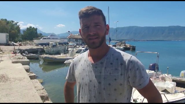 Kapet një peshkaqen në Vlorë, peshkatarët: Nuk është i rrezikshëm