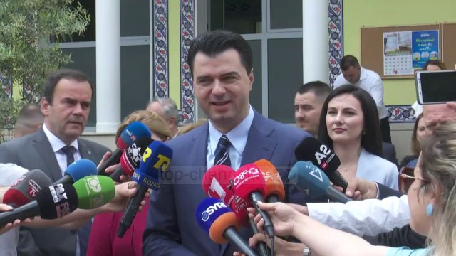 Basha uron nga Shkodra/ Kryetari i PD në xhaminë e Parrucës për festën e Fitër Bajramit