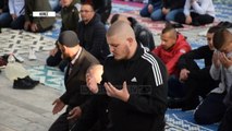 Falja e namazit në xhami dhe sheshe/ Festa e Fitër Bajramit nëpër Shqipëri
