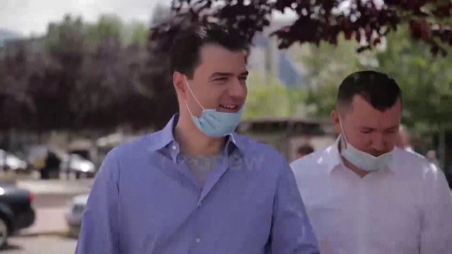 Ora News - Basha: Bizneset po falimentojnë, ekonomia nuk mbahet në këmbë me Facebook-un e Ramës