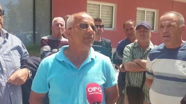 Ora News - Vlorë: 3 muaj pa punë, punonjësit e transportit publik në protestë për pagën e luftës