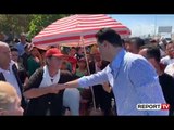 Report TV - Basha në Rrogoshinë, fermerja i shtrëngon dorën dhe nuk e lëshon
