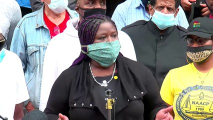 Activists call for officers to be charged in Minneapolis killing