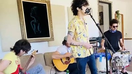 Amerikalı şarkıcı LP, Türk hayranlarıyla buluştu