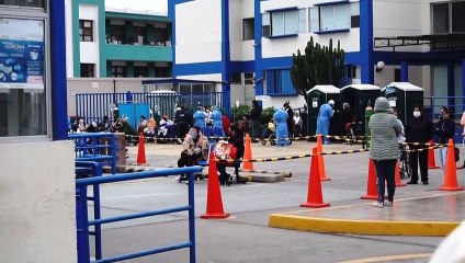 Perú insiste en que alcanzó "meseta" en contagios de COVID-19, pese a récord diario