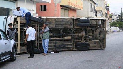 Tarım işçilerini taşıyan servisler çarpıştı