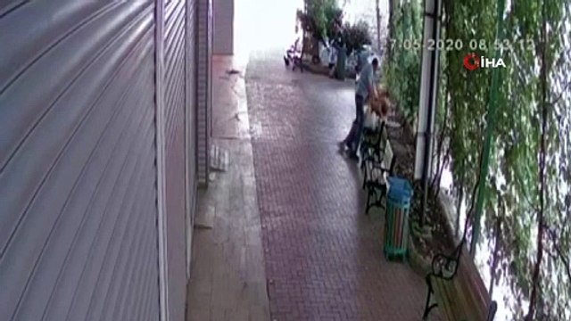 Banka müdürü kadına sokak ortasında güpegündüz saldırı kamerada