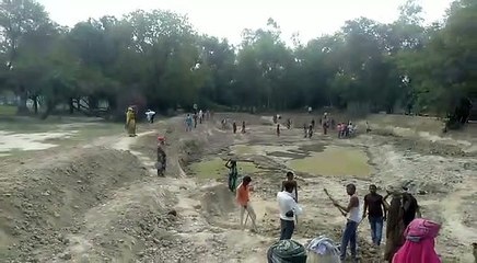 रायबरेली- नबालिग मासूम बने मनरेगा के मजदूर