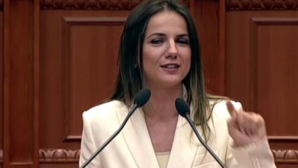 Download Video: Rudina Hajdari i drejtohet Rames: Je bere si Gruevski