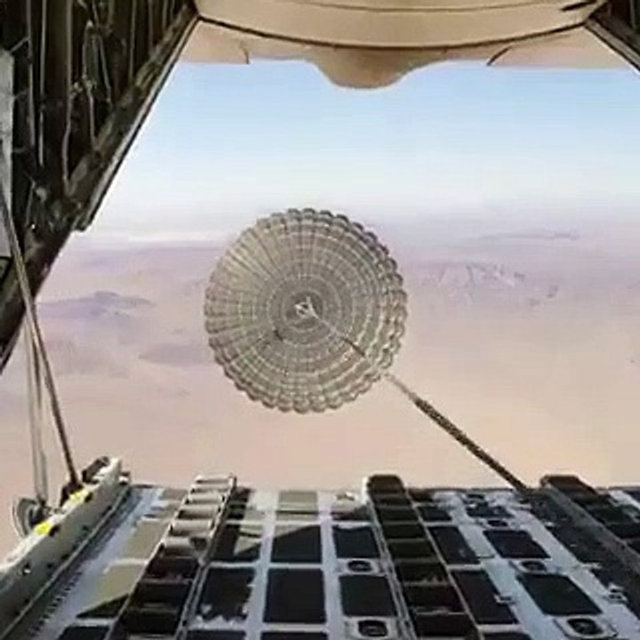 Prueba de los paracaídas de la 'Crew Dragon'