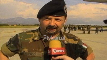 Ushtaret Italiane vijne ne mision 1 mujor ne Shqiperi (5 Maj 2000)