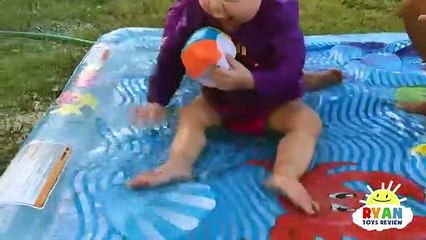 Ryan have a fun pool day with Emma and Kate!!!!