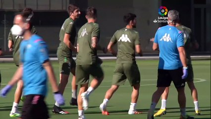 Rubi divide en dos grupos el entrenamiento del Betis