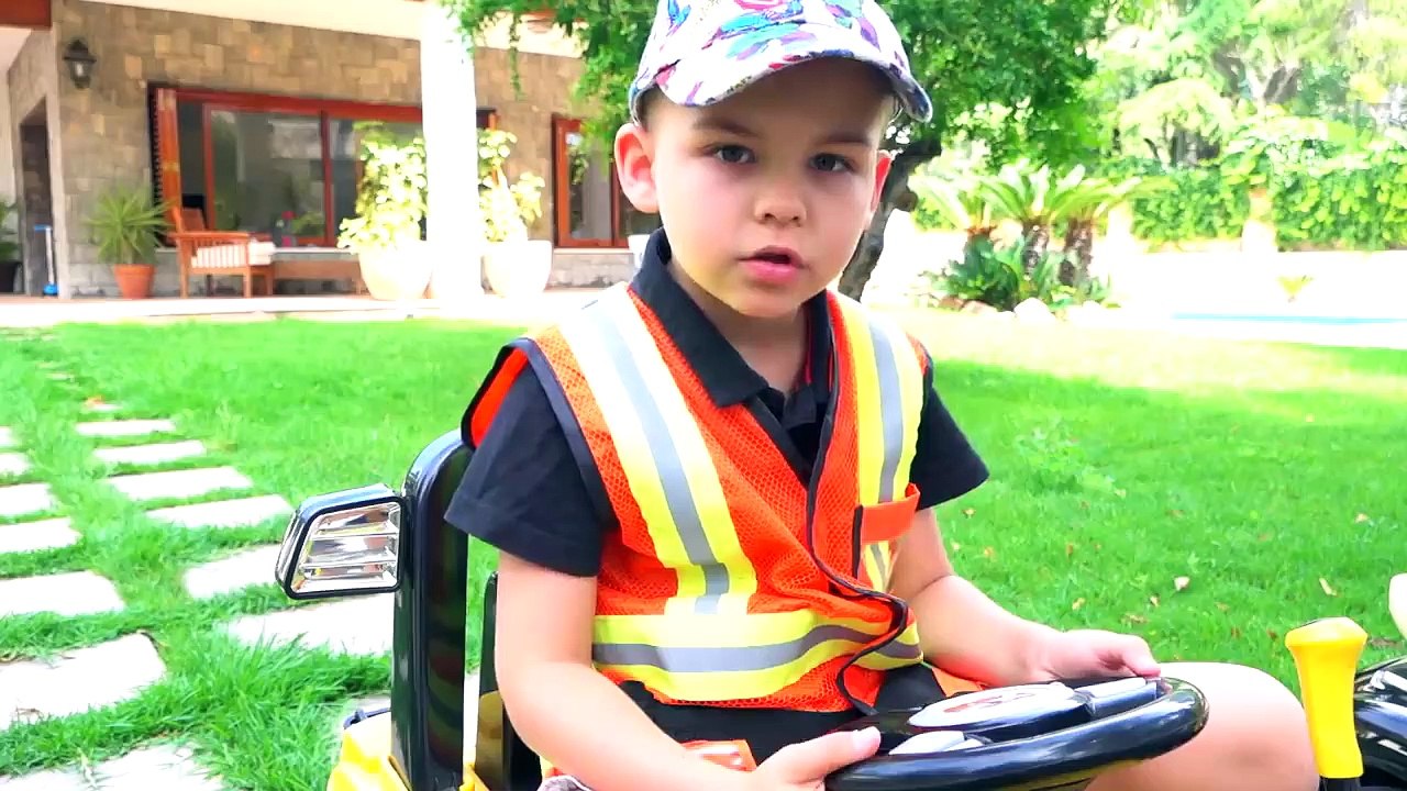Kids playing with Tractor hurry up to the rescue