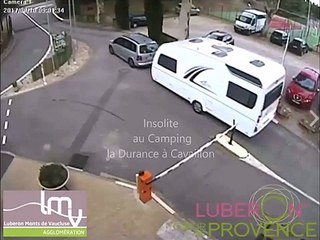 Download Video: Cette caravane voulait juste rester au camping... Incroyable