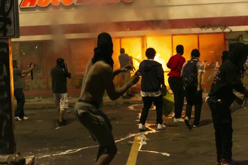 George Floyd Tewas Dianiaya Polisi, Minneapolis AS Jadi Lautan Api