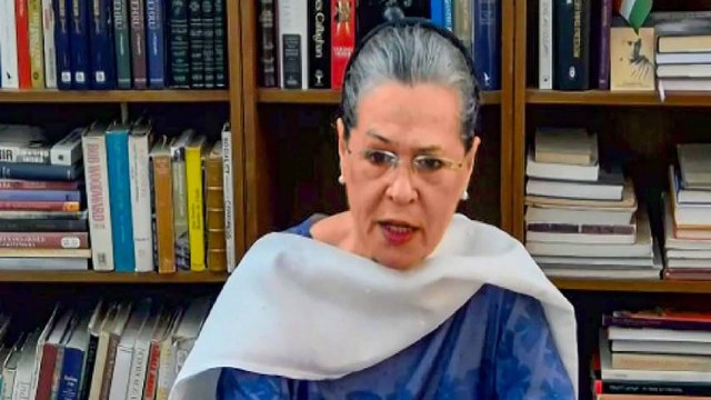 Congress targets Modi government over migrants