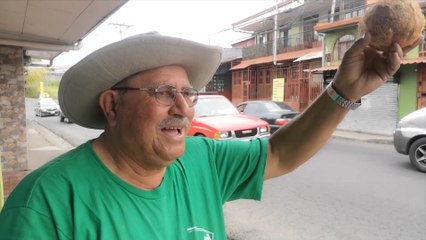 tn7-A los 70 años don Aníbal no afloja su puesto de pipas-280520