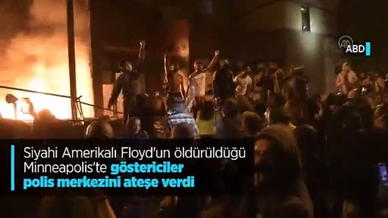ABD’de göstericiler polis merkezini ateşe verdi