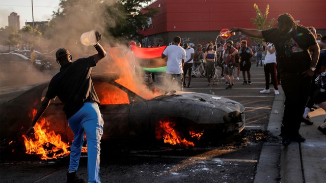 استمرار الاحتجاجات ضد مقتل أميركي أسود بيد الشرطة