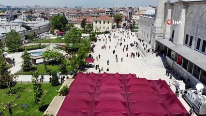 İlk Cuma için vatandaşlar Fatih Camii’ne gelmeye başladı