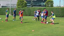 Entrenamiento en dos grupos de los jugadores de Osasuna en Tajonar