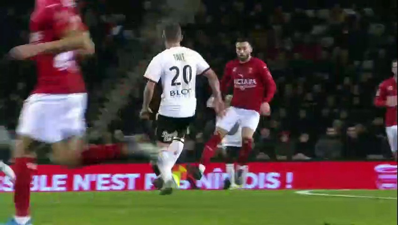 15/01/20 : Adrien Hunou (64') : Nîmes - Rennes (0-1)