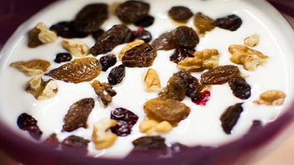 रोजाना काली किशमिश को दूध में भिगोकर पीएं, होंगे हैरान कर देने वाले फायदें । Boldsky