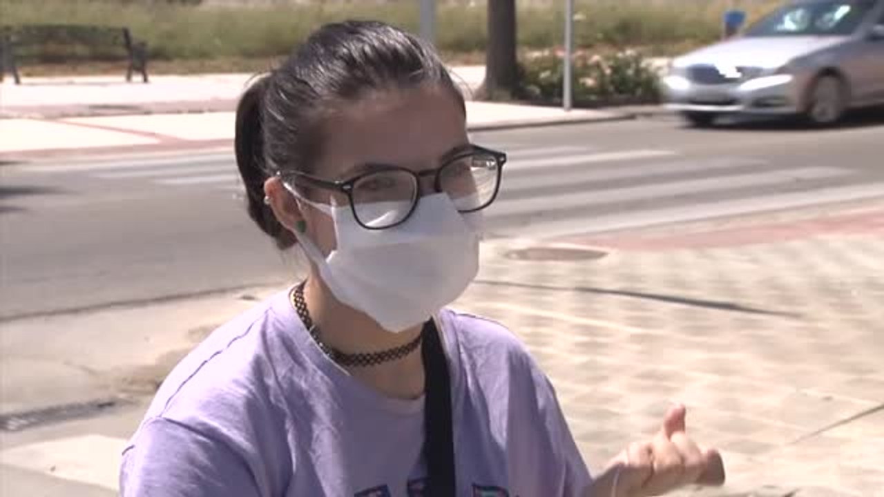 900 euros por tirar guantes y mascarillas al suelo