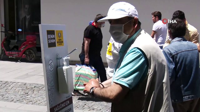 - Başkan Altay: 'Konya’da cuma namazı ile ikinci bayram yaşandı'- Konya Büyükşehir Belediyesi tüm camilerde tedbirleri aldı, 300 bin tek kullanımlık seccade ve maske dağıtıldı