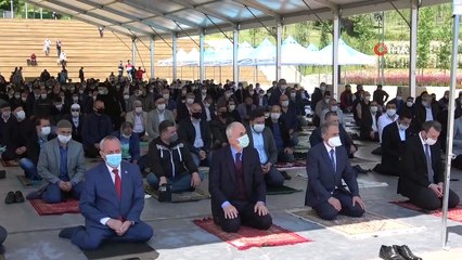 Pendik Millet Bahçesi kapılarını ilk kez Cuma namazı ile açtı
