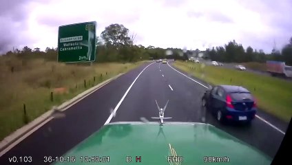 Ce routier a encore de très bons réflexes et réussit à éviter le pire