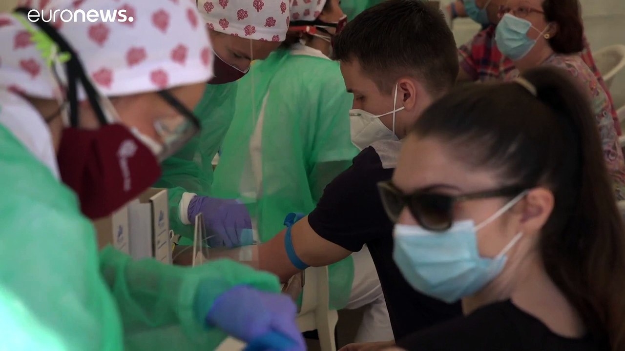 Муниципалитеты в Испании организуют массовое тестирование на антитела к COVID-19