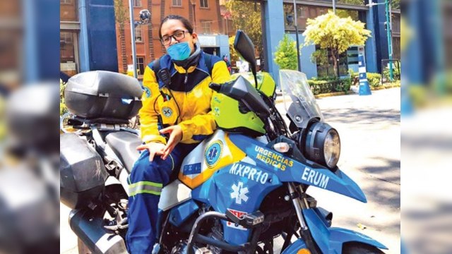 Paramédico del ERUM regresa a su escuadrón de rescate tras superar el COVID-19