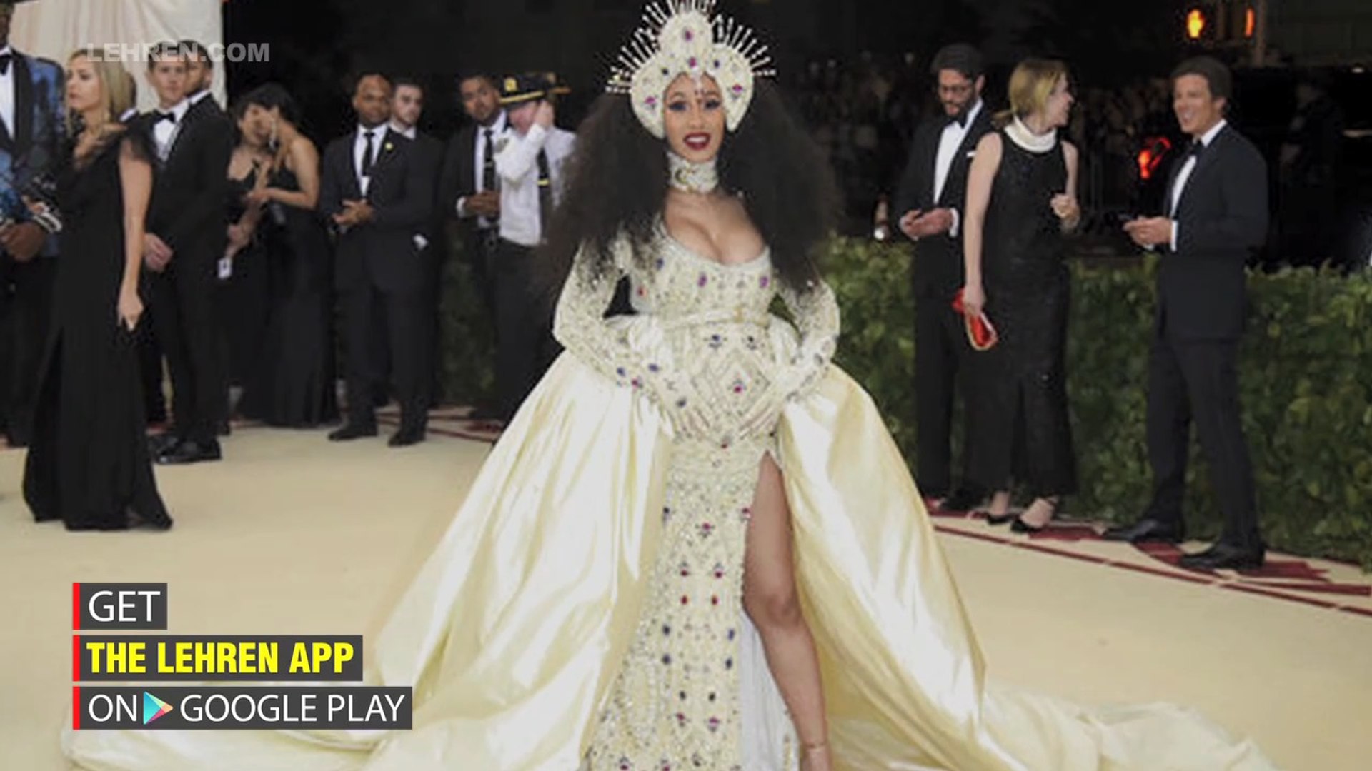⁣Cardi B Slams Fans Who Mock Her For Getting Plastic Surgery