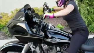 GIRL BIKERS ARE AWESOME!  FUNNY BABES ON MOTORCYCLE