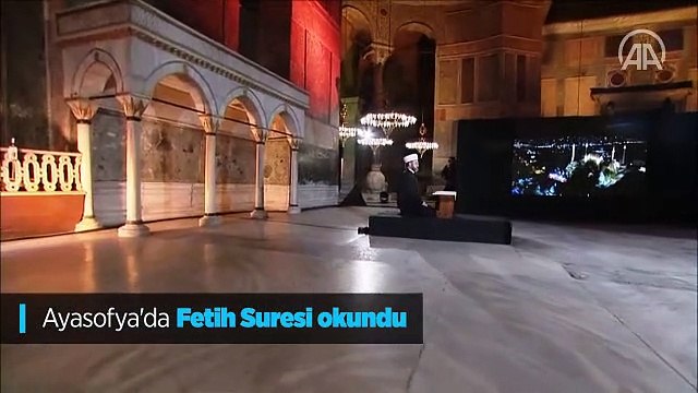 Ayasofya'da Fetih Suresi okundu