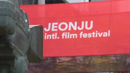 코로나19 속 첫 국제영화제 개최...'극장 대신 온라인에서' / YTN