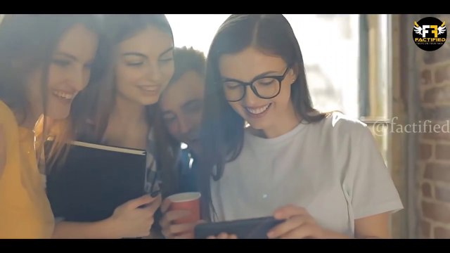 केले टेढ़े ही क्यों होते हैं? | Amazing Random Facts in Hindi - Factified Ep #01