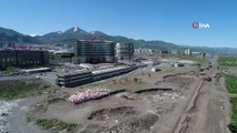 Şehir Hastanesi’nin çevre düzenlemesi, alt ve üstyapı çalışmaları Erzurum Büyükşehir Belediyesi tarafından yapılıyor