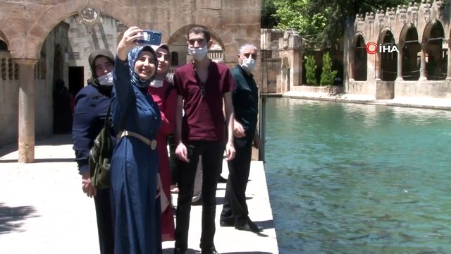 Balıklıgöl maskeli ve sosyal mesafeli ziyarete açıldı