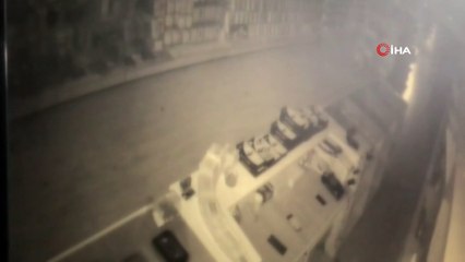 Camı kırıp kaçan ve daha sonra gelip soyan hırsızlar yakalandı